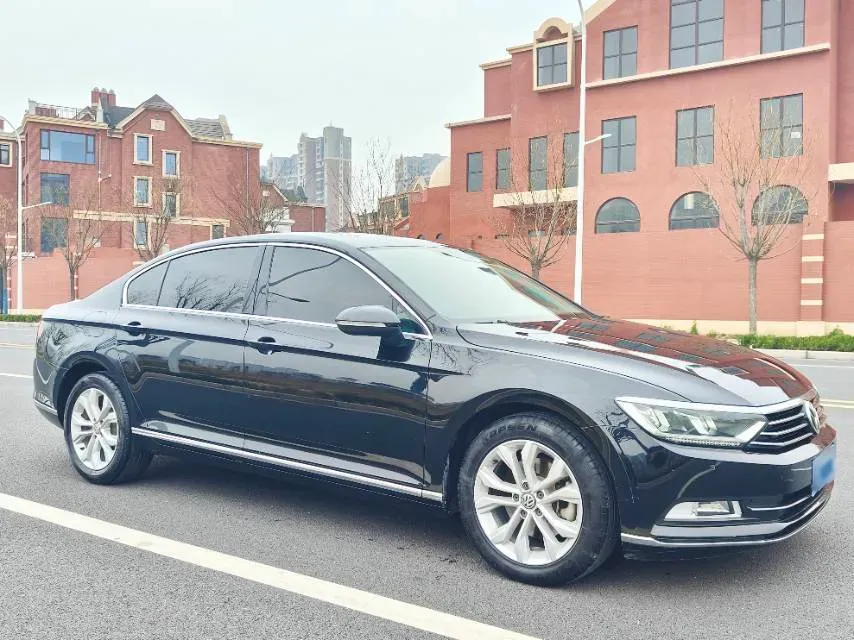 2018 Volkswagen Magotan 1.8T 180HP L4 7DCT,autocango,china used car exporter,china ev exporter,chinese used car exporter,chinese used ev exporter