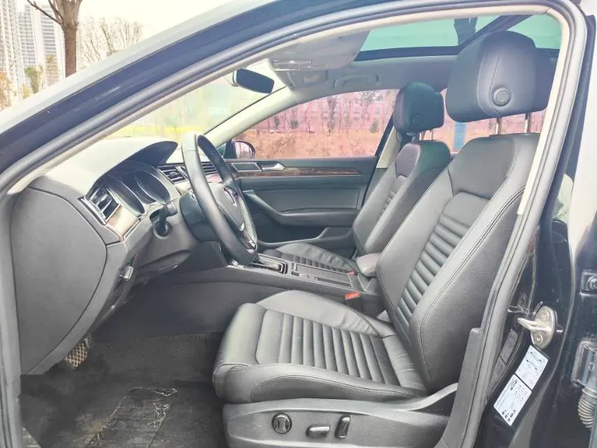 2018 Volkswagen Magotan 1.8T 180HP L4 7DCT,autocango,china used car exporter,china ev exporter,chinese used car exporter,chinese used ev exporter