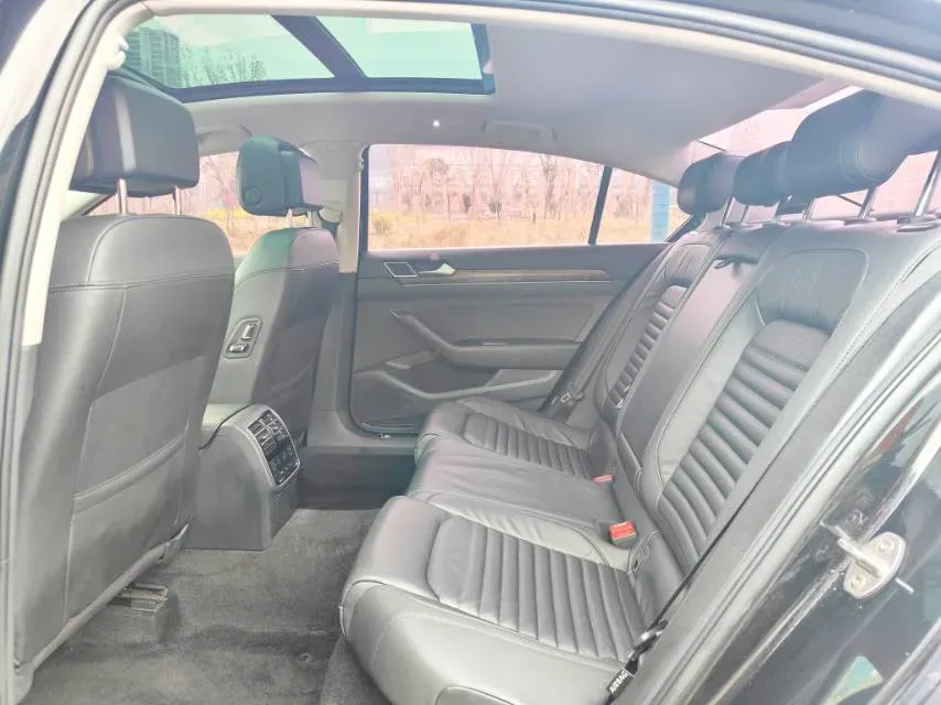 2018 Volkswagen Magotan 1.8T 180HP L4 7DCT,autocango,china used car exporter,china ev exporter,chinese used car exporter,chinese used ev exporter