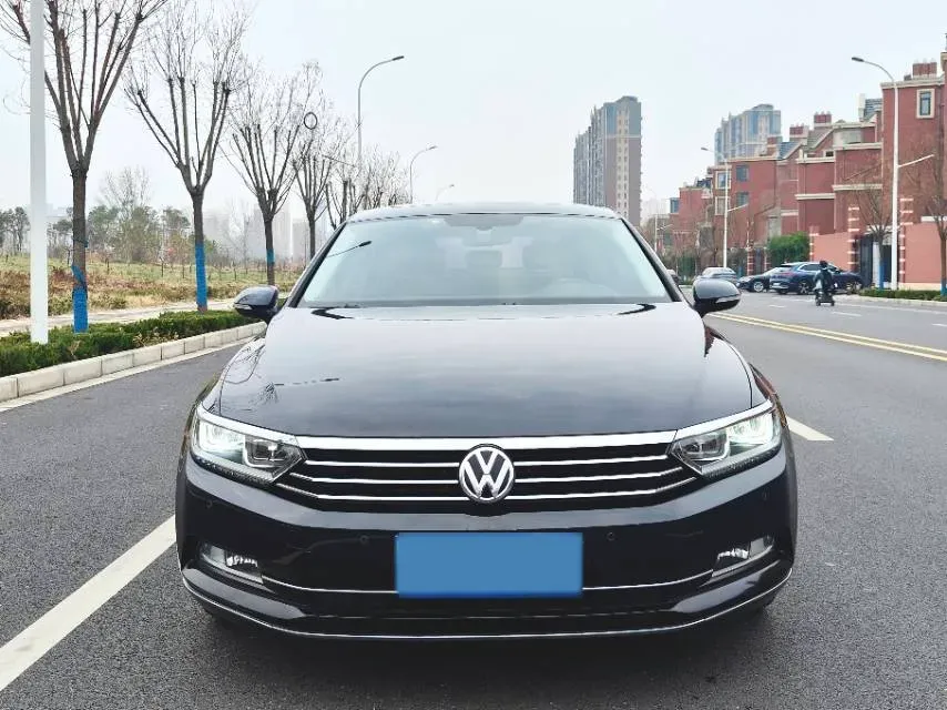 2018 Volkswagen Magotan 1.8T 180HP L4 7DCT,autocango,china used car exporter,china ev exporter,chinese used car exporter,chinese used ev exporter
