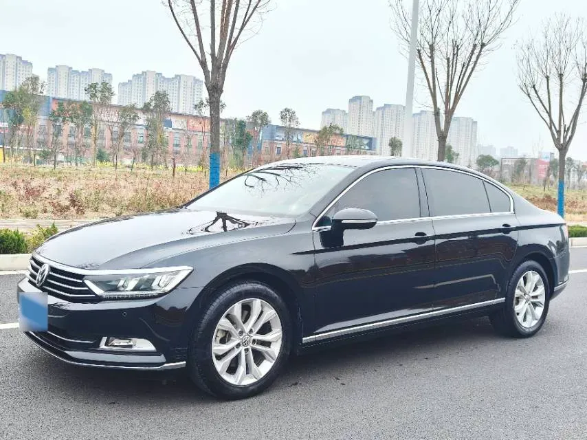 2018 Volkswagen Magotan 1.8T 180HP L4 7DCT,autocango,china used car exporter,china ev exporter,chinese used car exporter,chinese used ev exporter