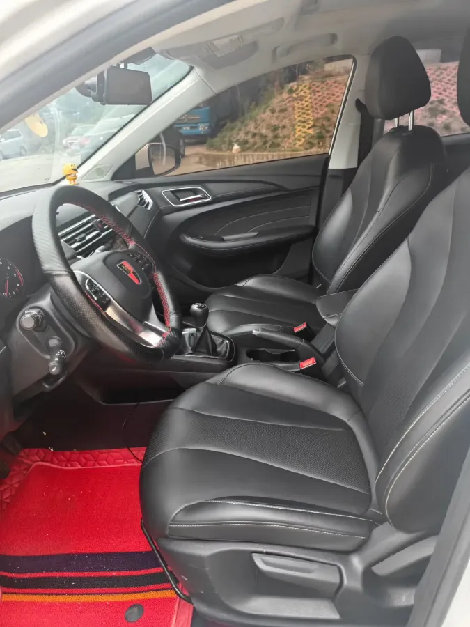 2019 Roewe i5 1.5L 120HP L4 5MT,autocango,china used car exporter,china ev exporter,chinese used car exporter,chinese used ev exporter