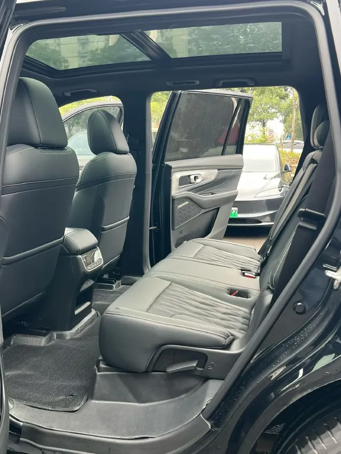 2022 GAC Trumpchi GS8 2.0T 252HP L4 8AT,autocango,china used car exporter,china ev exporter,chinese used car exporter,chinese used ev exporter