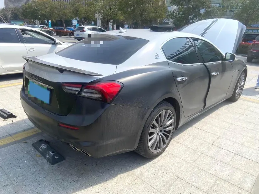 2021 Maserati Ghibli 2.0T 330HP L4 8AT,autocango,china used car exporter,china ev exporter,chinese used car exporter,chinese used ev exporter