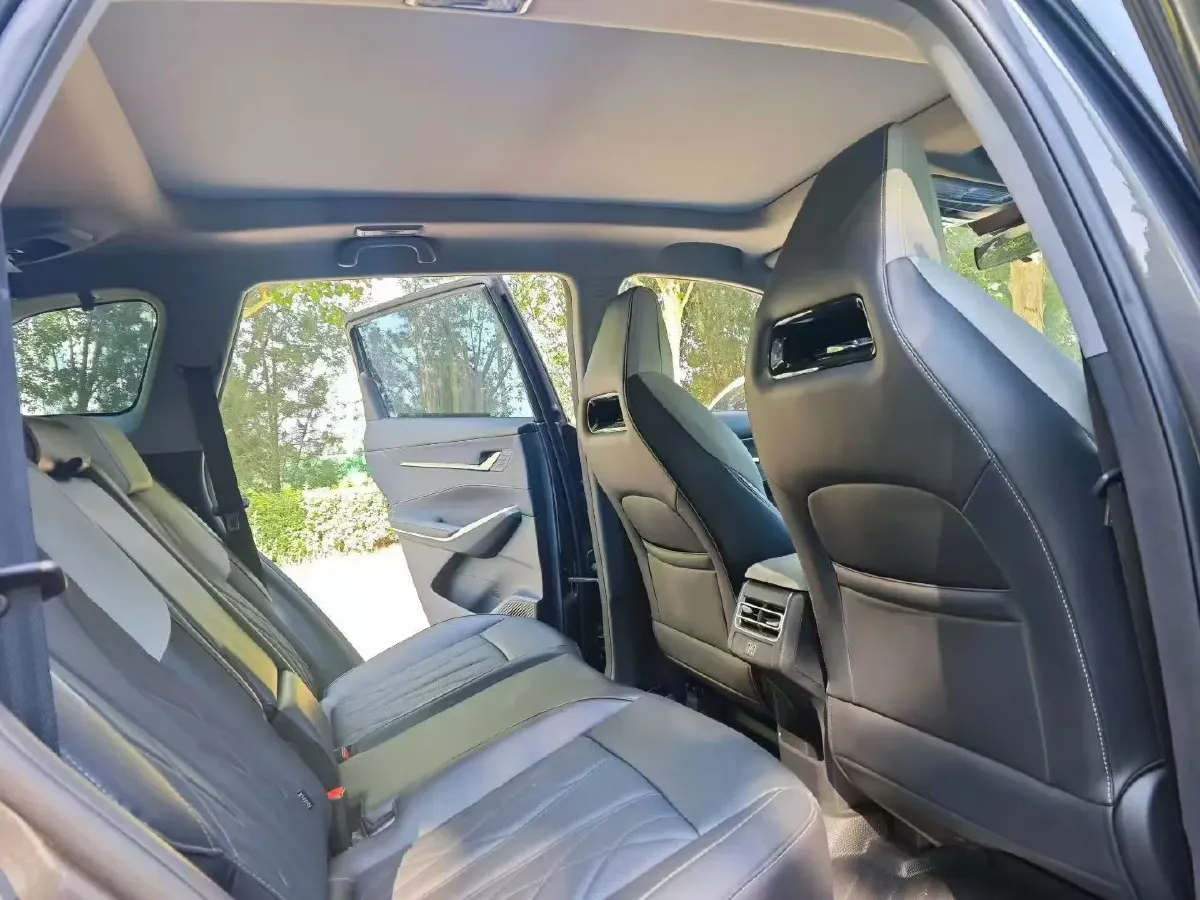 2024 ChangAn CS75 Plus 1.5T 188HP L4 8AT,autocango,china used car exporter,china ev exporter,chinese used car exporter,chinese used ev exporter