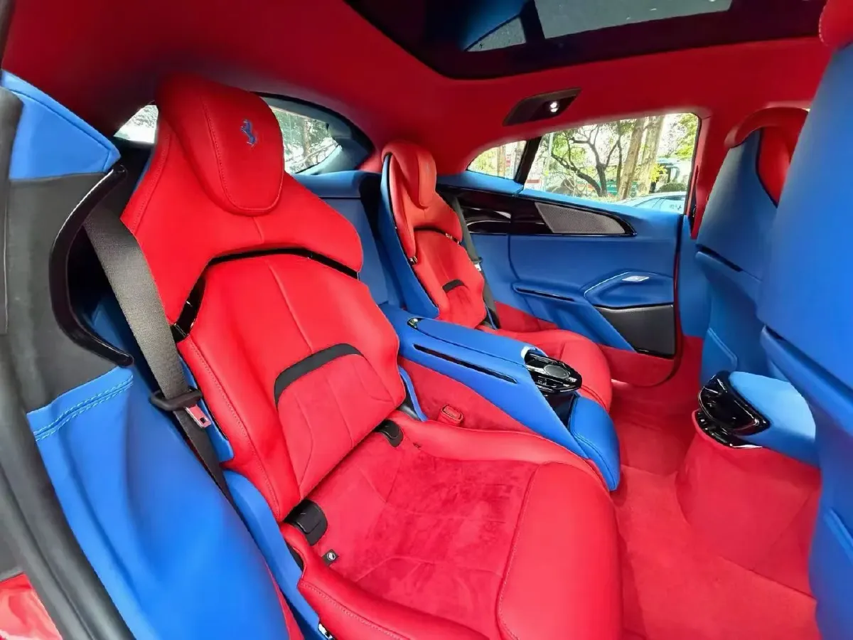 2023 Ferrari Purosangue 6.5L 725HP V12 8DCT,autocango,china used car exporter,china ev exporter,chinese used car exporter,chinese used ev exporter