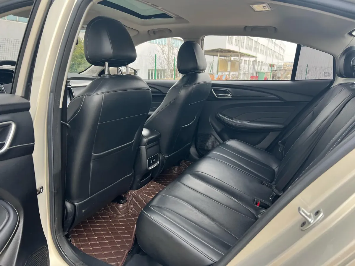 2019 Roewe i5 1.5L 120HP L4 CVT,autocango,china used car exporter,china ev exporter,chinese used car exporter,chinese used ev exporter