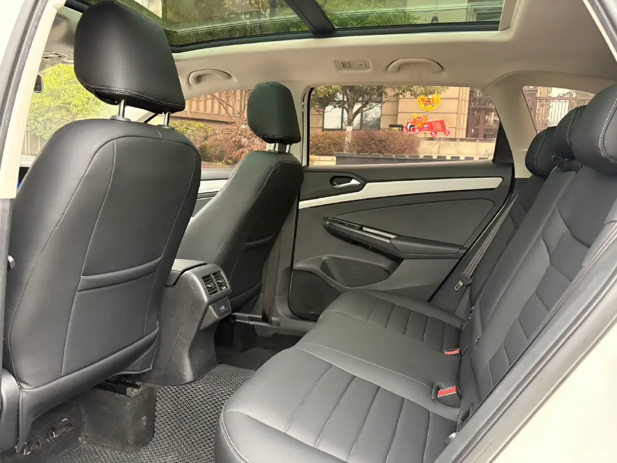 2022 Jetta VS7 1.4T 150HP L4 6AT,autocango,china used car exporter,china ev exporter,chinese used car exporter,chinese used ev exporter