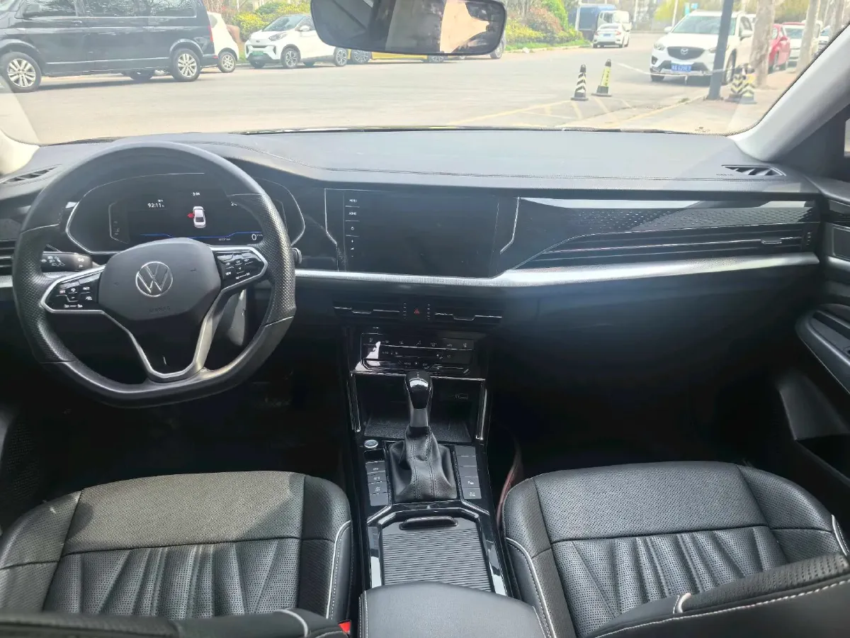 2022 Volkswagen Passat 2.0T 186HP L4 7DCT,autocango,china used car exporter,china ev exporter,chinese used car exporter,chinese used ev exporter