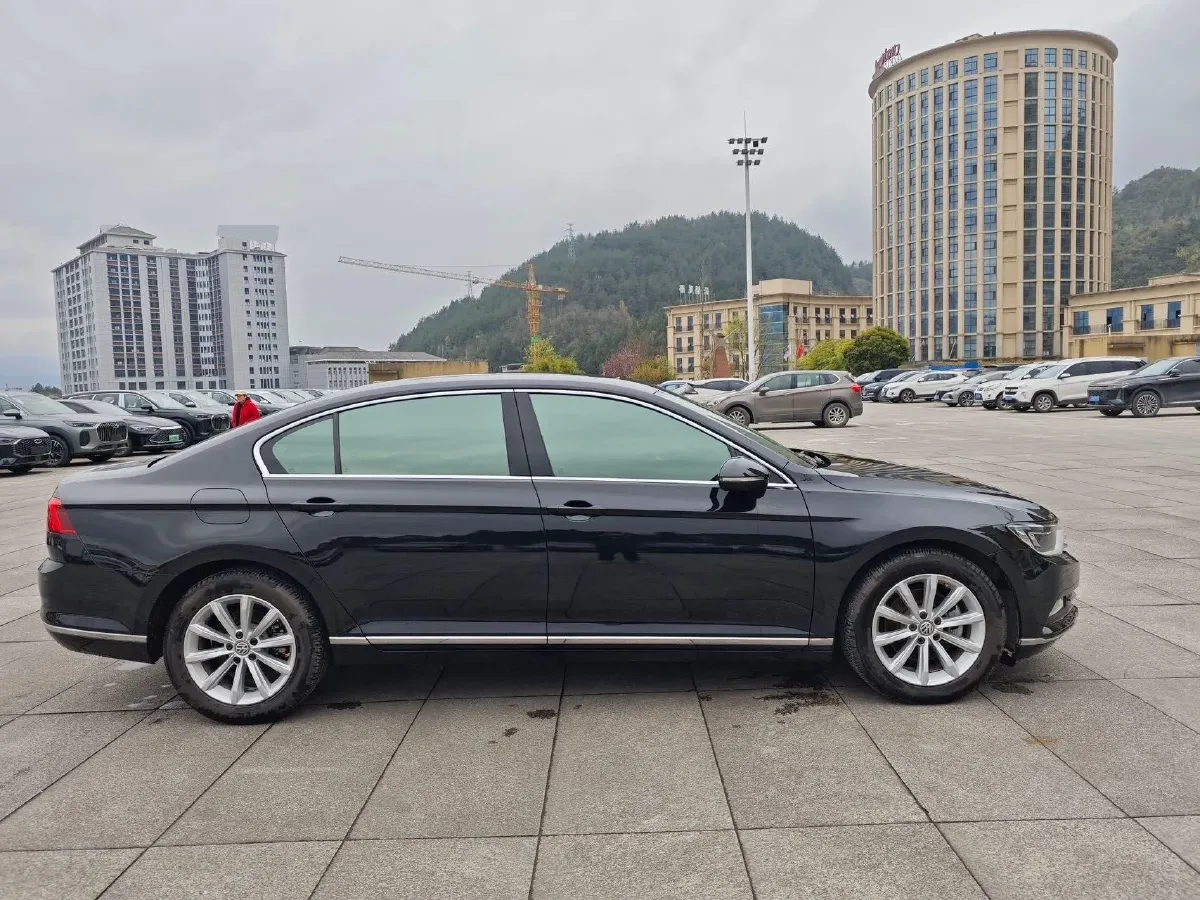 2018 Volkswagen Magotan 1.8T 180HP L4 7DCT,autocango,china used car exporter,china ev exporter,chinese used car exporter,chinese used ev exporter