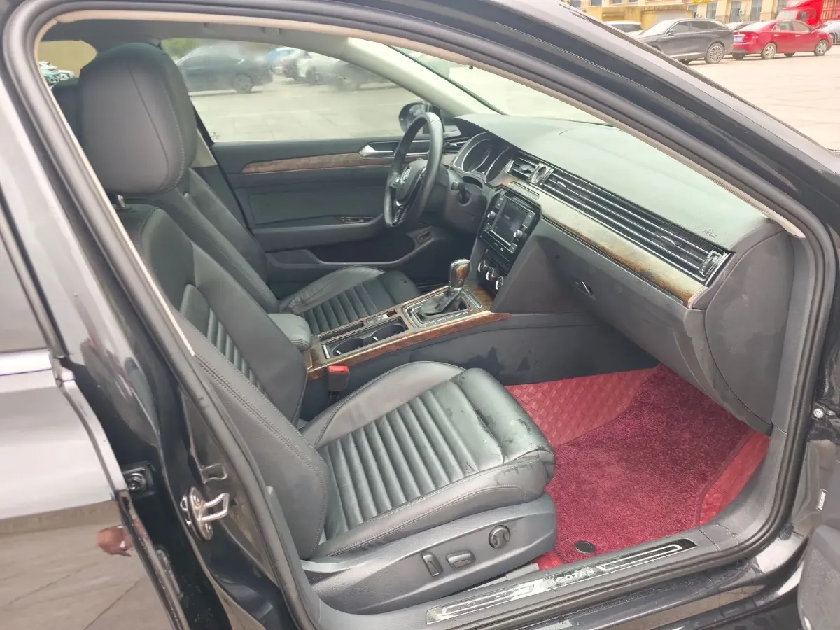 2018 Volkswagen Magotan 1.8T 180HP L4 7DCT,autocango,china used car exporter,china ev exporter,chinese used car exporter,chinese used ev exporter