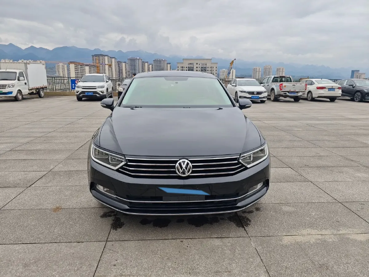 2018 Volkswagen Magotan 1.8T 180HP L4 7DCT,autocango,china used car exporter,china ev exporter,chinese used car exporter,chinese used ev exporter