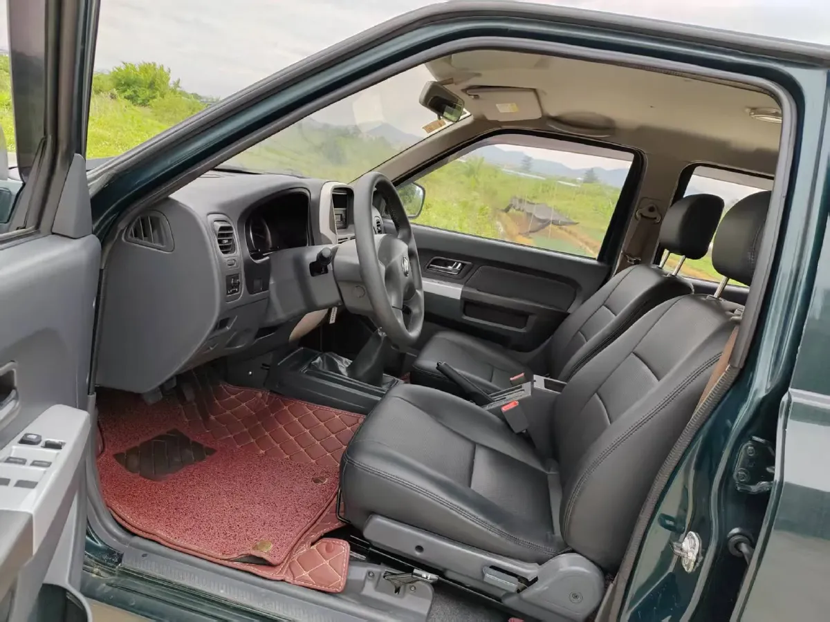 2017 Dongfeng RuiQi 2.5T 140HP L4 6MT,autocango,china used car exporter,china ev exporter,chinese used car exporter,chinese used ev exporter