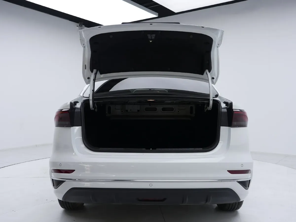 2025 Geely Emgrand 1.5L 127HP L4 CVT,autocango,china used car exporter,china ev exporter,chinese used car exporter,chinese used ev exporter