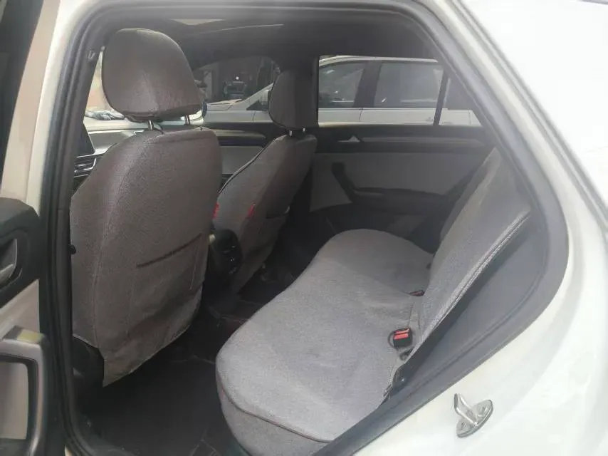 2023 Volkswagen T-Roc 1.5T 160HP L4 7DCT,autocango,china used car exporter,china ev exporter,chinese used car exporter,chinese used ev exporter