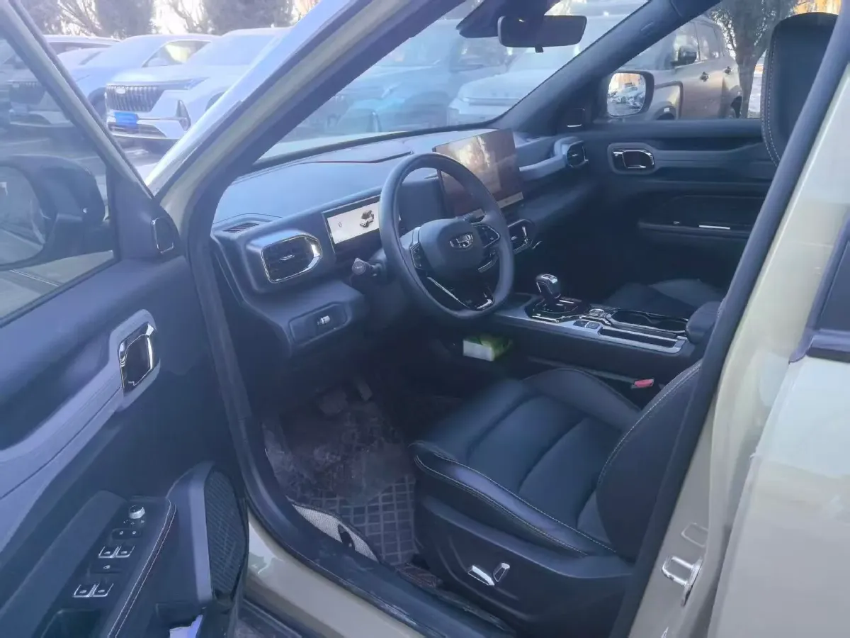 2025 Geely Cowboy 1.5T 181HP L4 7DCT,autocango,china used car exporter,china ev exporter,chinese used car exporter,chinese used ev exporter