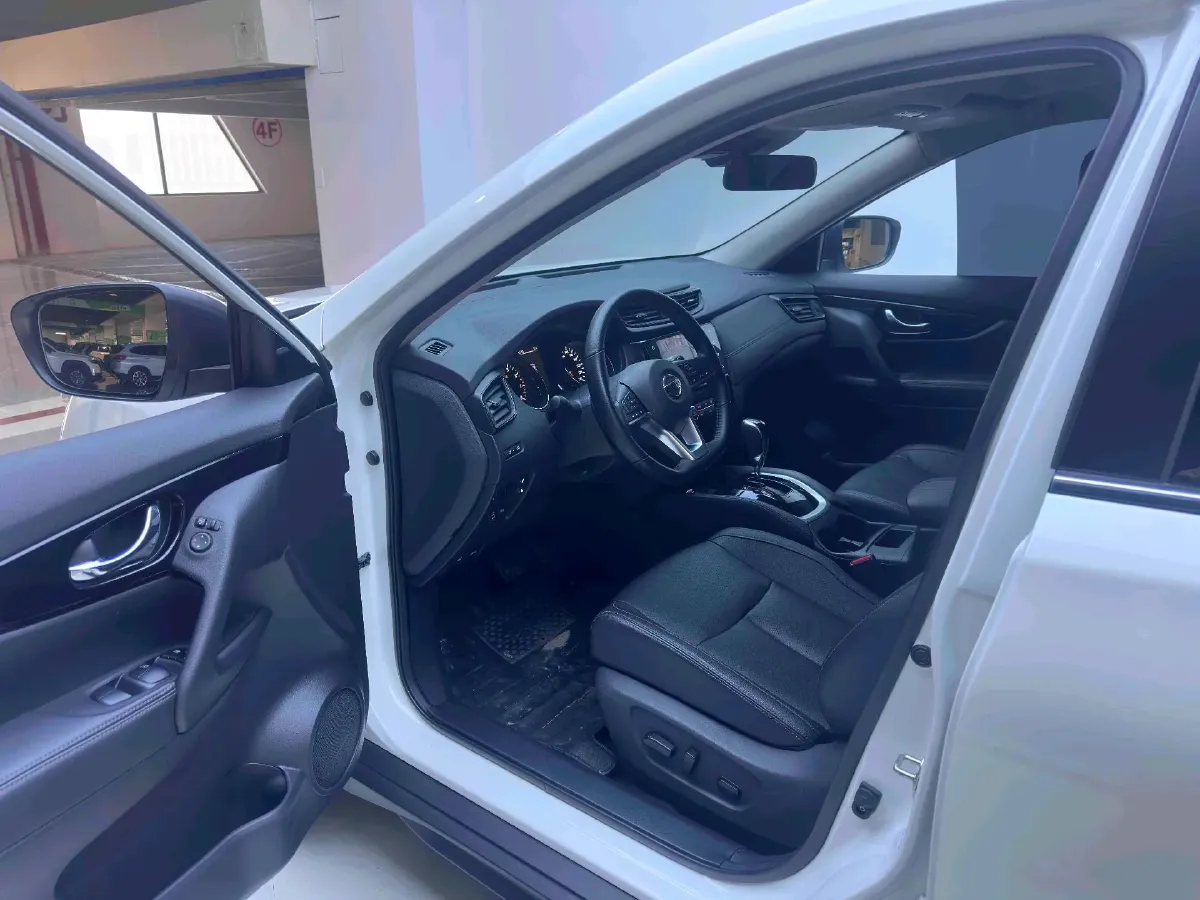 2023 Nissan X-Trail 2.0L 151HP L4 CVT,autocango,china used car exporter,china ev exporter,chinese used car exporter,chinese used ev exporter