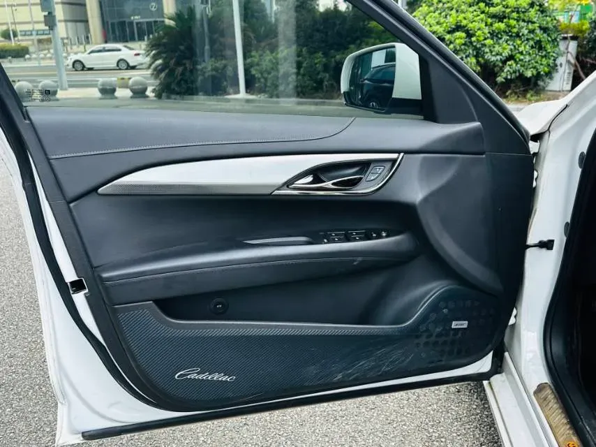 2017 Lincoln MKC 2.0T 203HP L4 6AT,autocango,china used car exporter,china ev exporter,chinese used car exporter,chinese used ev exporter