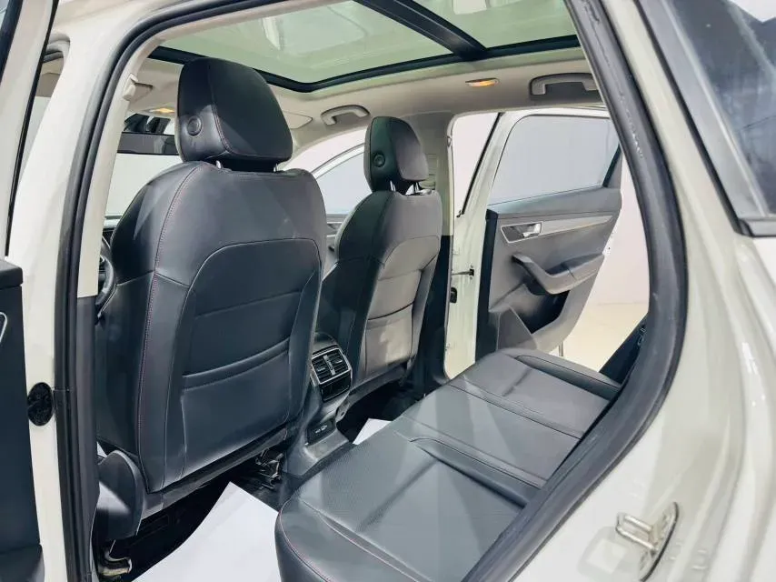 2022 Skoda Karoq 1.4T 150HP L4 7DCT,autocango,china used car exporter,china ev exporter,chinese used car exporter,chinese used ev exporter