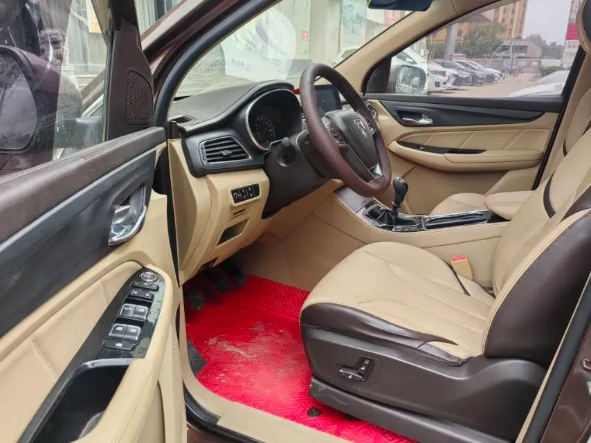 2017 SWM X7 1.5T 156HP L4 5MT,autocango,china used car exporter,china ev exporter,chinese used car exporter,chinese used ev exporter