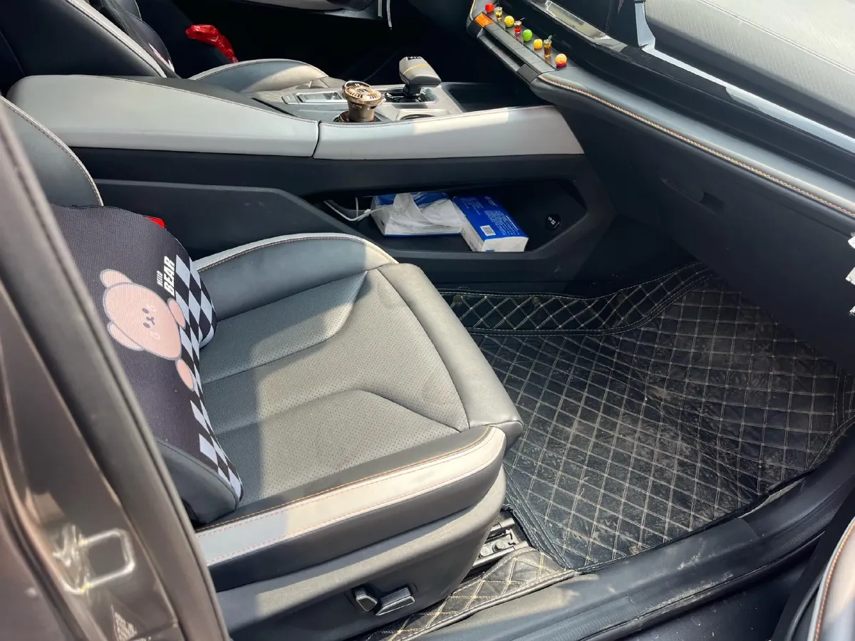 2023 ChangAn UNI-V 1.5T 188HP L4 7DCT,autocango,china used car exporter,china ev exporter,chinese used car exporter,chinese used ev exporter