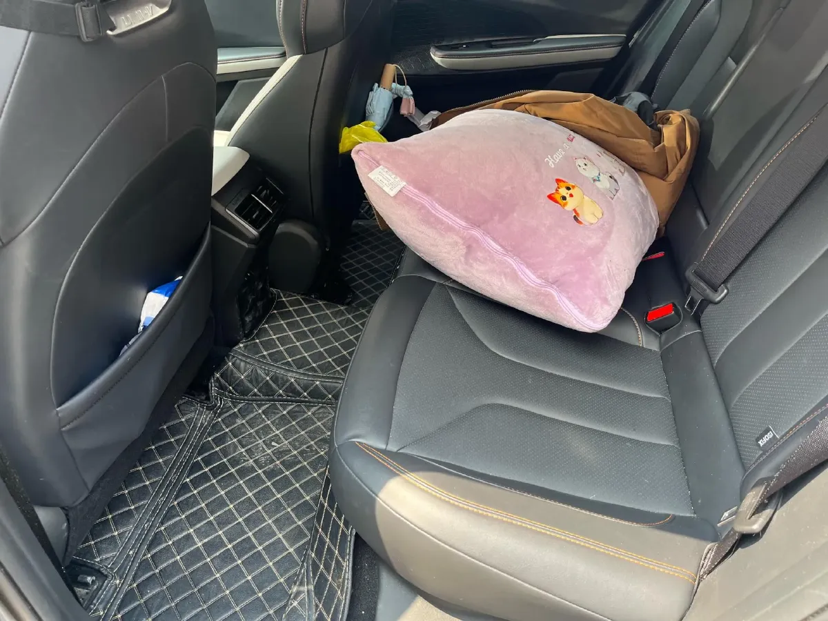 2023 ChangAn UNI-V 1.5T 188HP L4 7DCT,autocango,china used car exporter,china ev exporter,chinese used car exporter,chinese used ev exporter