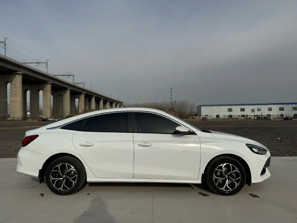 2023 MG 5 1.5L 129HP L4 5MT,autocango,china used car exporter,china ev exporter,chinese used car exporter,chinese used ev exporter