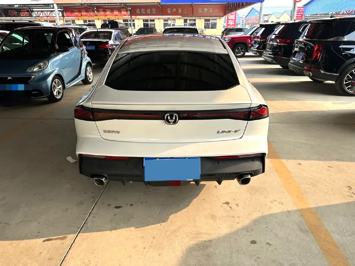 2022 ChangAn UNI-V 1.5T 188HP L4 7DCT,autocango,china used car exporter,china ev exporter,chinese used car exporter,chinese used ev exporter