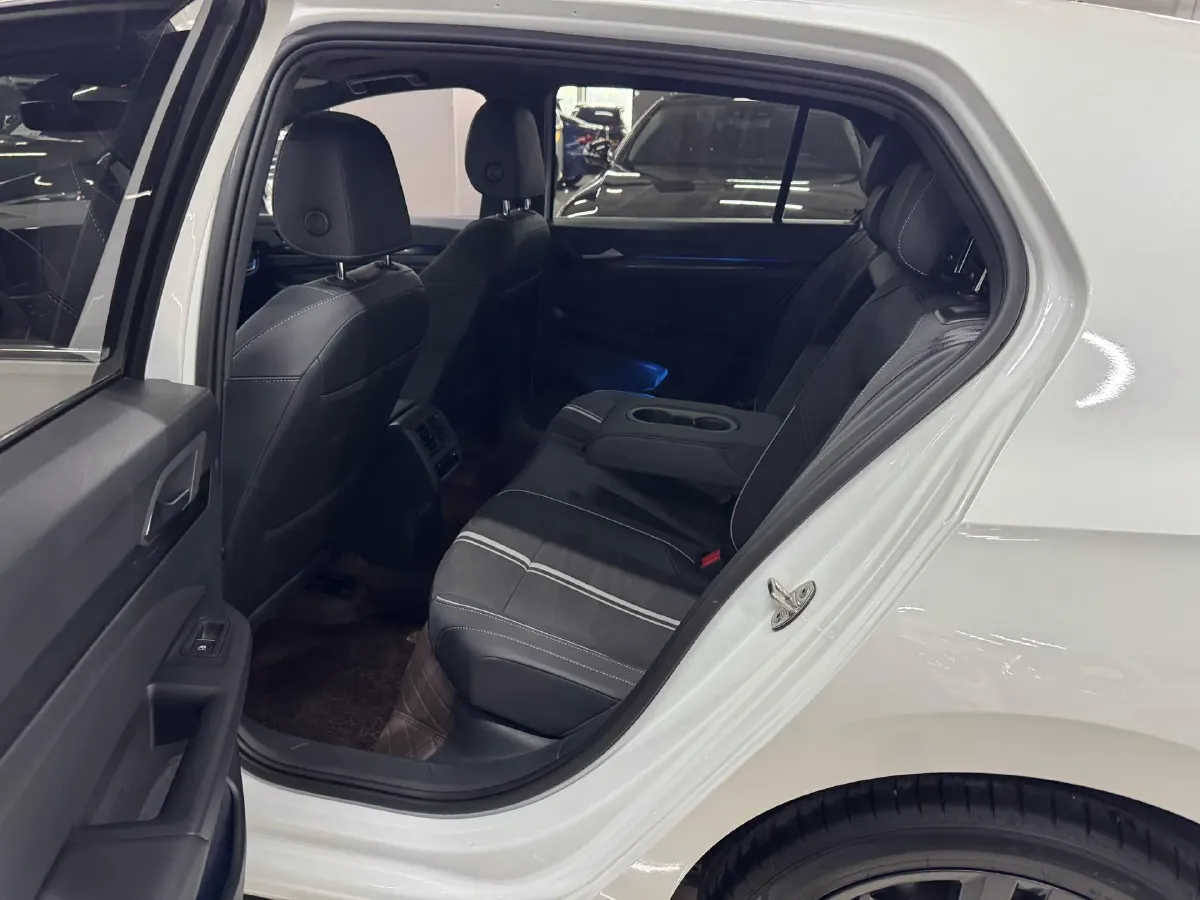 2023 Volkswagen Golf 1.4T 150HP L4 7DCT,autocango,china used car exporter,china ev exporter,chinese used car exporter,chinese used ev exporter