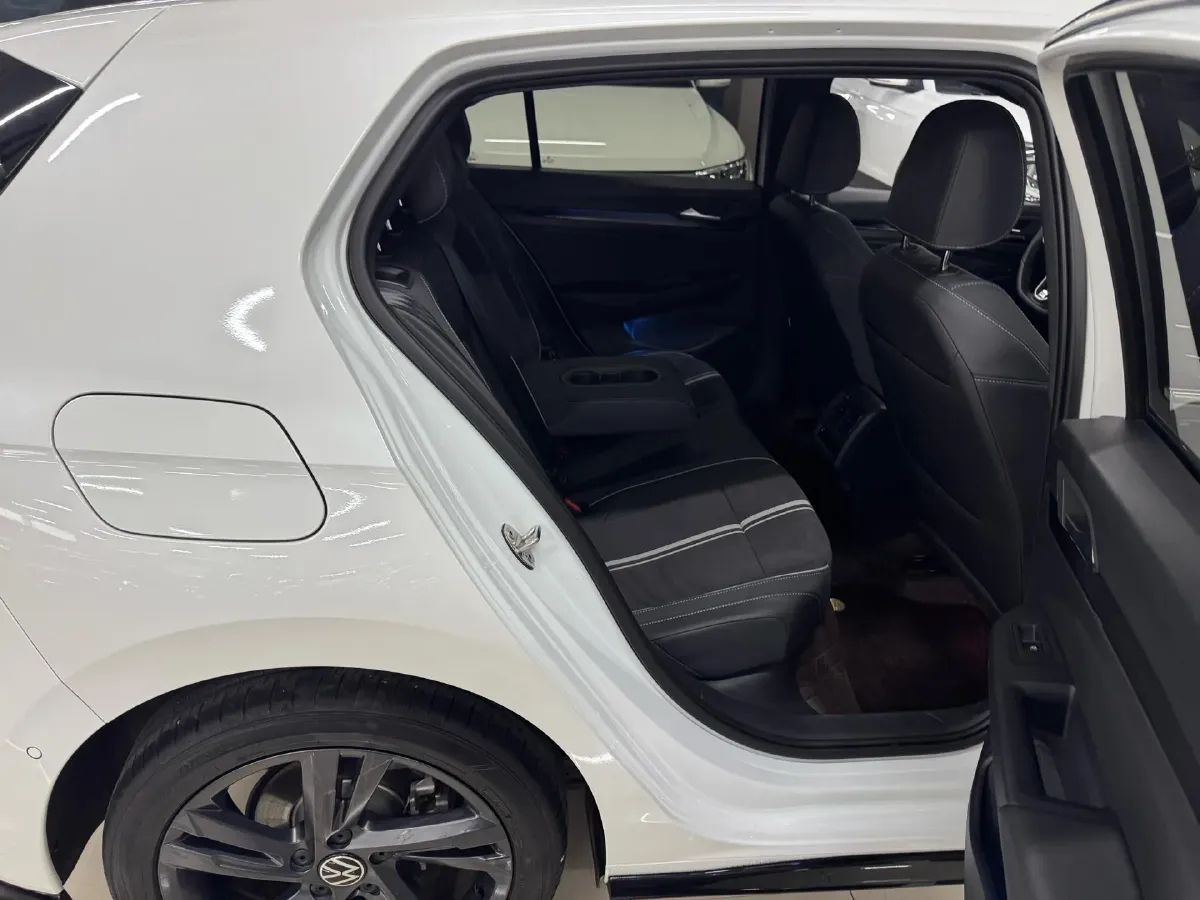 2023 Volkswagen Golf 1.4T 150HP L4 7DCT,autocango,china used car exporter,china ev exporter,chinese used car exporter,chinese used ev exporter