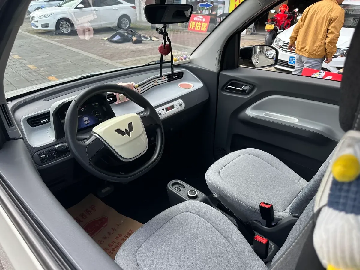 2022 WuLing HongGuang MINI EV BEV 13.9KWH,autocango,china used car exporter,china ev exporter,chinese used car exporter,chinese used ev exporter