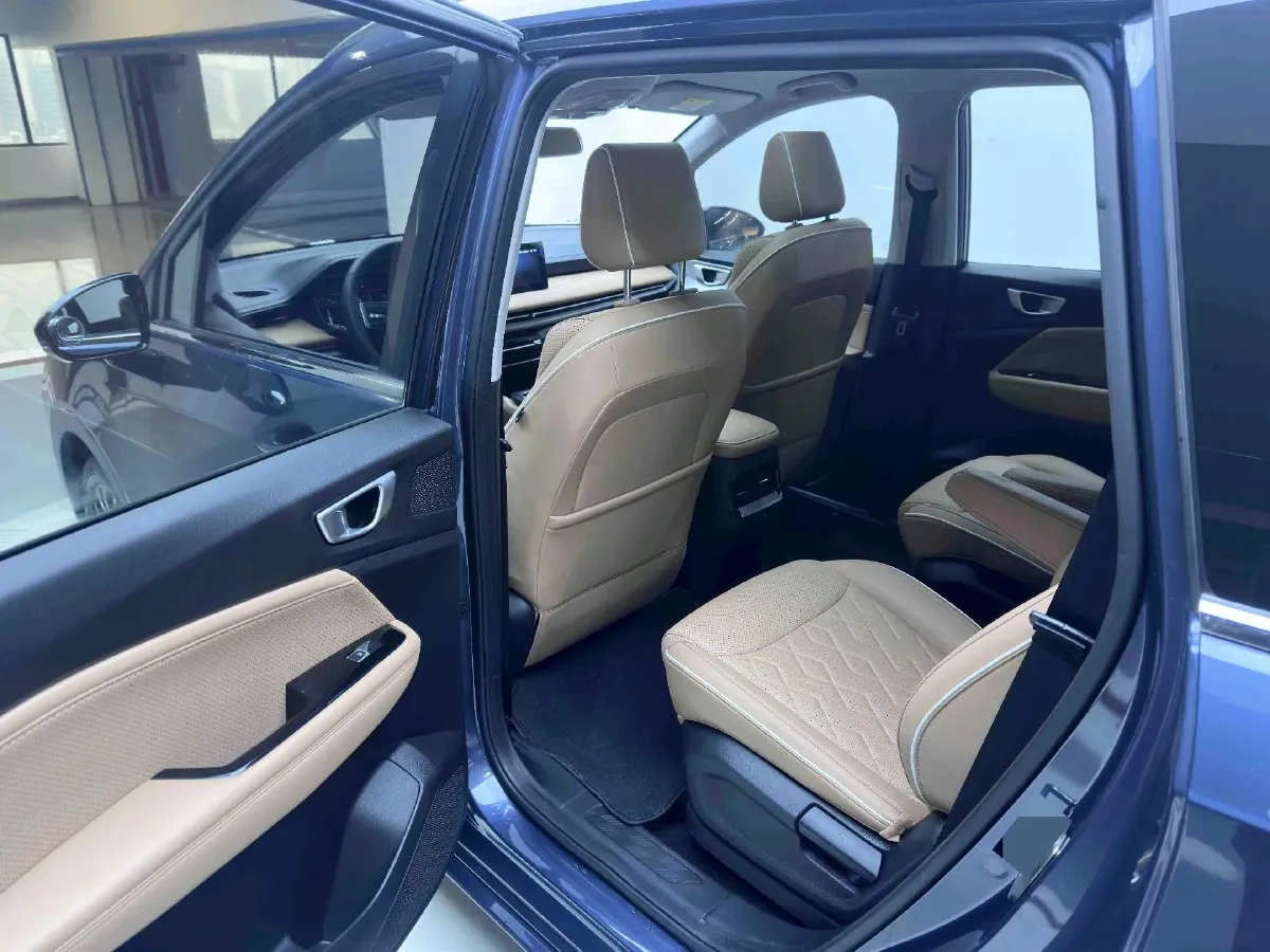 2022 Venucia T60 1.6L 126HP L4 CVT,autocango,china used car exporter,china ev exporter,chinese used car exporter,chinese used ev exporter