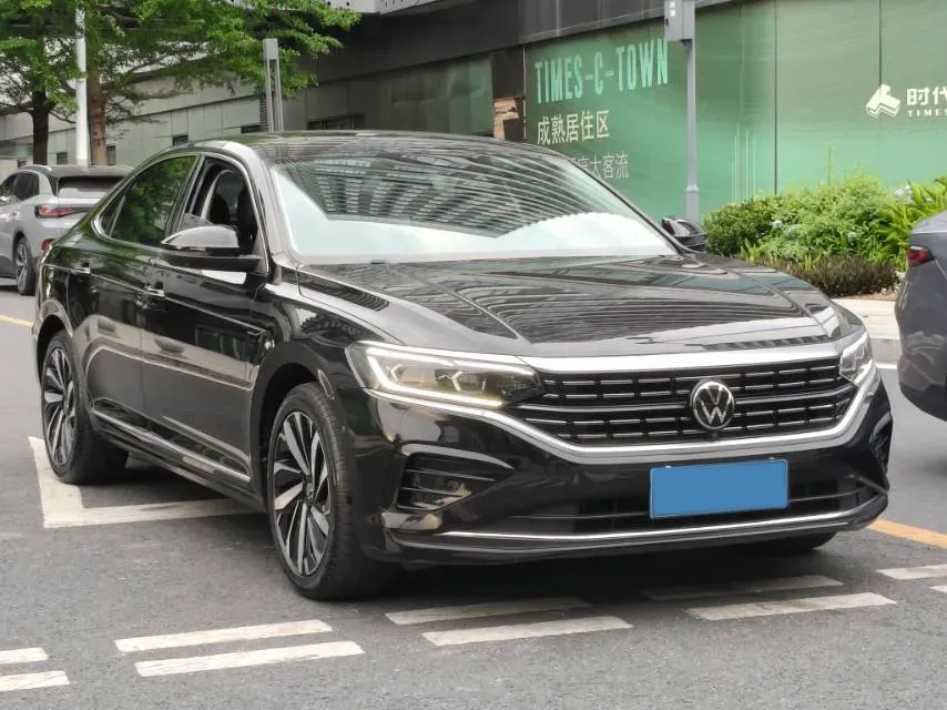 2024 Volkswagen Passat 2.0T 220HP L4 7DCT,autocango,china used car exporter,china ev exporter,chinese used car exporter,chinese used ev exporter