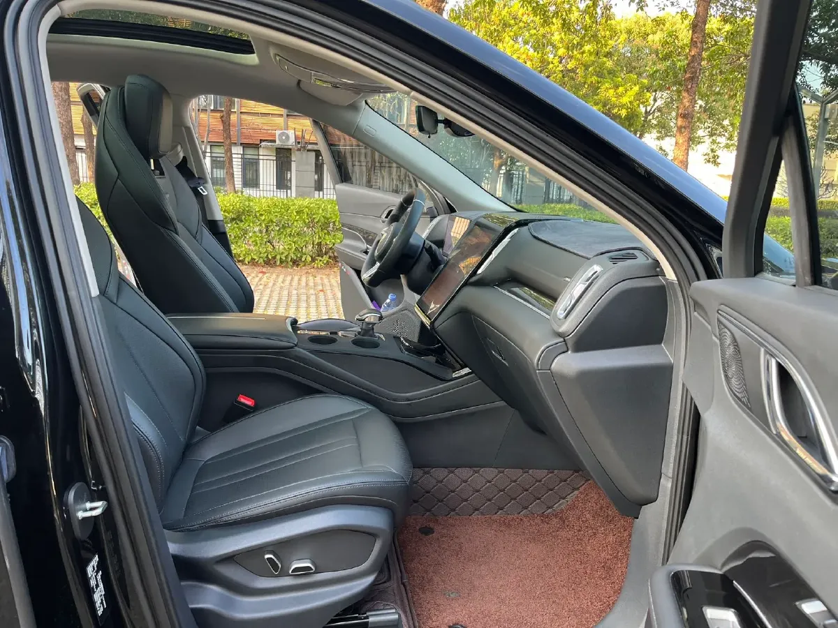 2023 HongQi HS3 1.5T 169HP L4 7DCT,autocango,china used car exporter,china ev exporter,chinese used car exporter,chinese used ev exporter