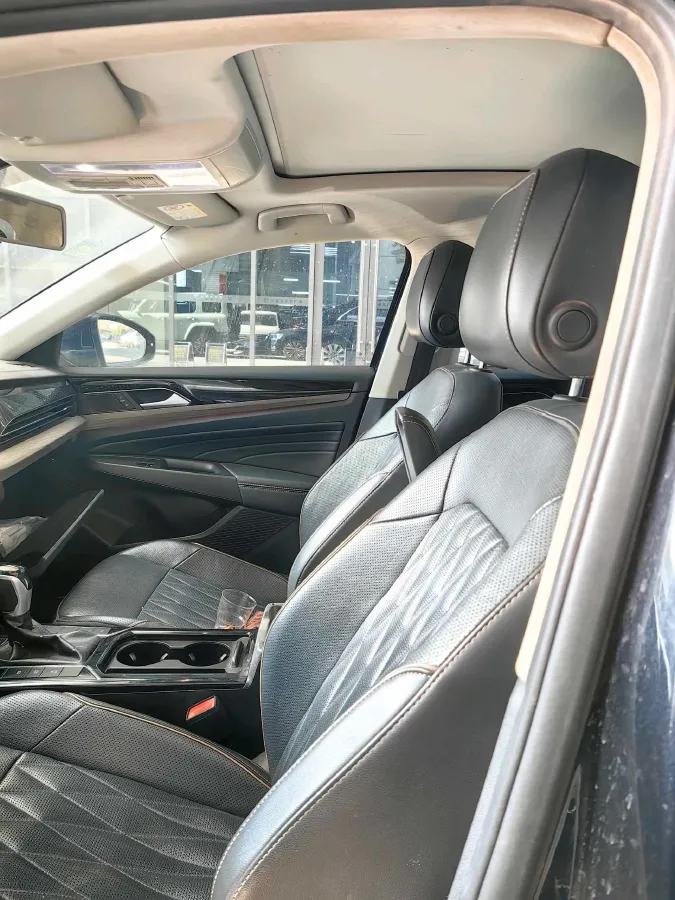 2019 Volvo V40 1.5T 152HP L4 6AT,autocango,china used car exporter,china ev exporter,chinese used car exporter,chinese used ev exporter