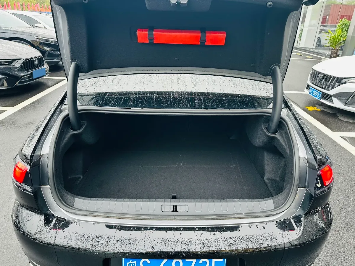 2023 Peugeot 508 1.8T 211HP L4 8AT,autocango,china used car exporter,china ev exporter,chinese used car exporter,chinese used ev exporter