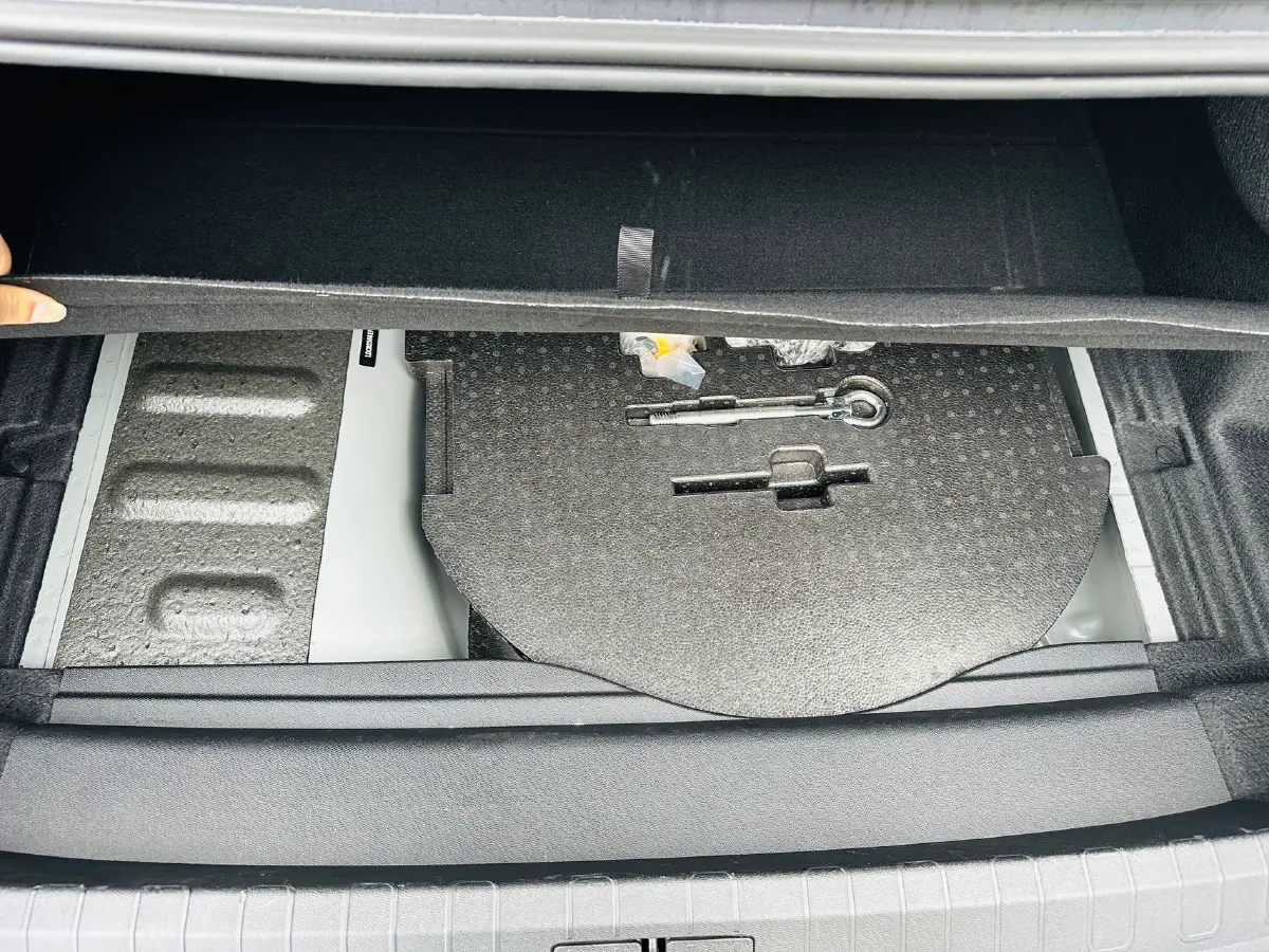 2023 Peugeot 508 1.8T 211HP L4 8AT,autocango,china used car exporter,china ev exporter,chinese used car exporter,chinese used ev exporter