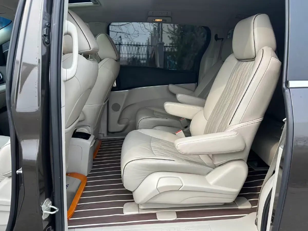 2021 Buick GL8 2.0T 237HP L4 9AT,autocango,china used car exporter,china ev exporter,chinese used car exporter,chinese used ev exporter