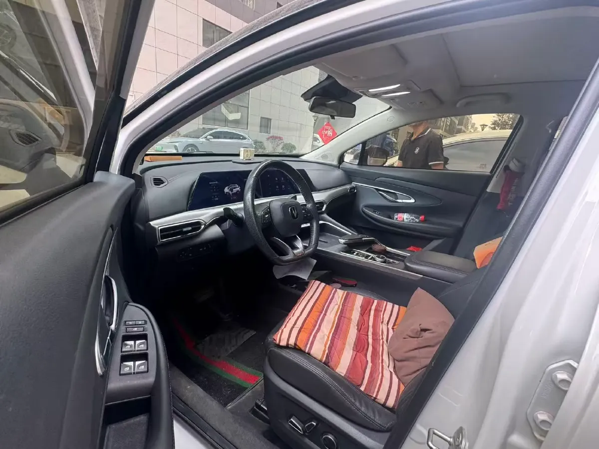 2020 ChangAn UNI-T 1.5T 180HP L4 7DCT,autocango,china used car exporter,china ev exporter,chinese used car exporter,chinese used ev exporter