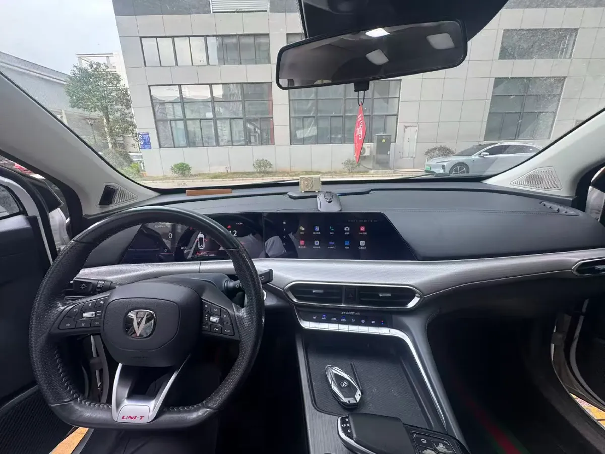 2020 ChangAn UNI-T 1.5T 180HP L4 7DCT,autocango,china used car exporter,china ev exporter,chinese used car exporter,chinese used ev exporter