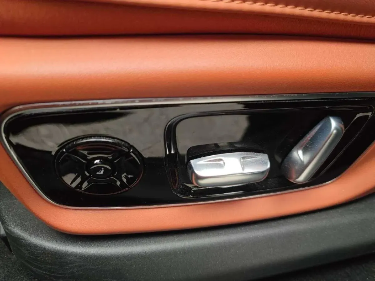 2024 Li L8 Range Extended 154HP REEV 42.8KWH,autocango,china used car exporter,china ev exporter,chinese used car exporter,chinese used ev exporter