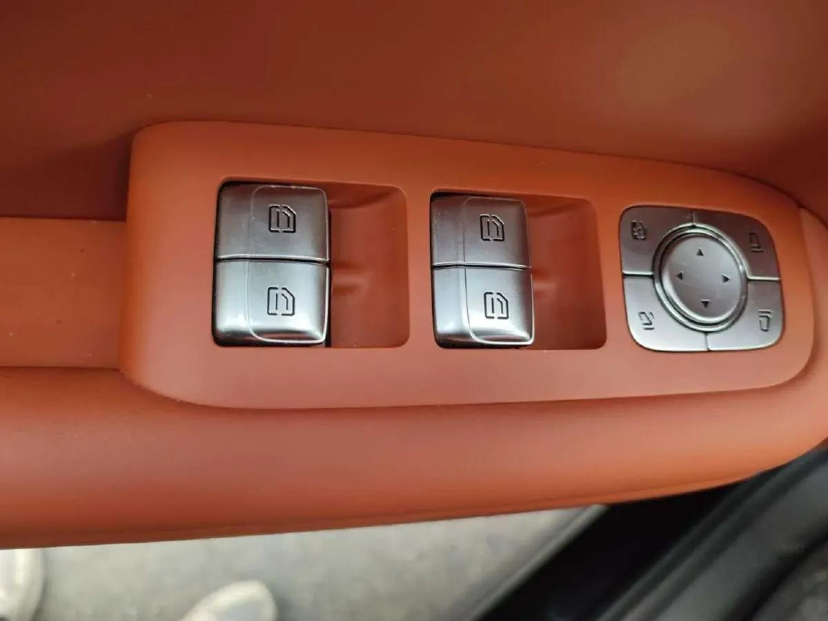 2024 Li L8 Range Extended 154HP REEV 42.8KWH,autocango,china used car exporter,china ev exporter,chinese used car exporter,chinese used ev exporter