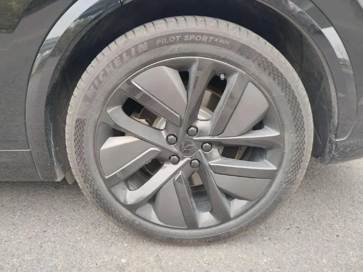 2024 Li L8 Range Extended 154HP REEV 42.8KWH,autocango,china used car exporter,china ev exporter,chinese used car exporter,chinese used ev exporter