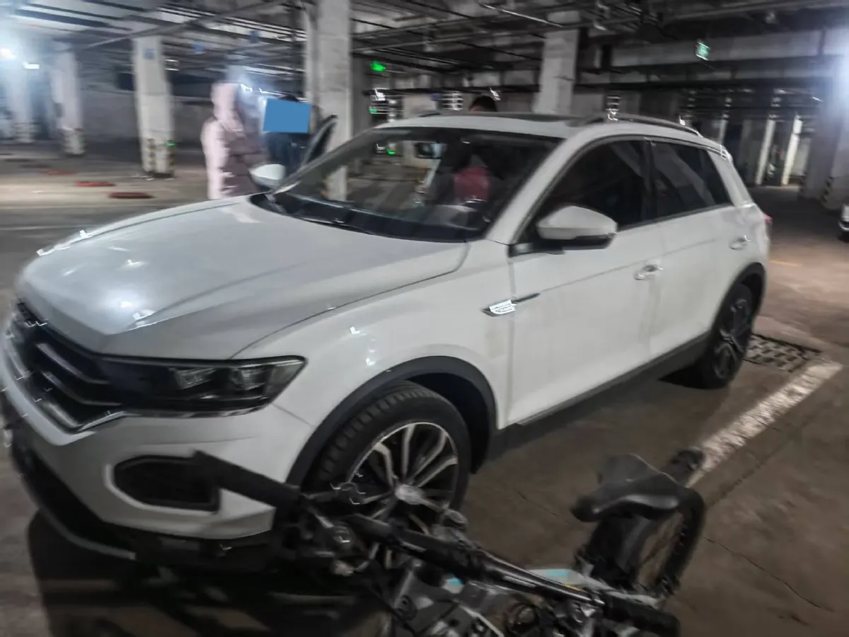 2021 Volkswagen T-Roc 1.4T 150HP L4 7DCT,autocango,china used car exporter,china ev exporter,chinese used car exporter,chinese used ev exporter