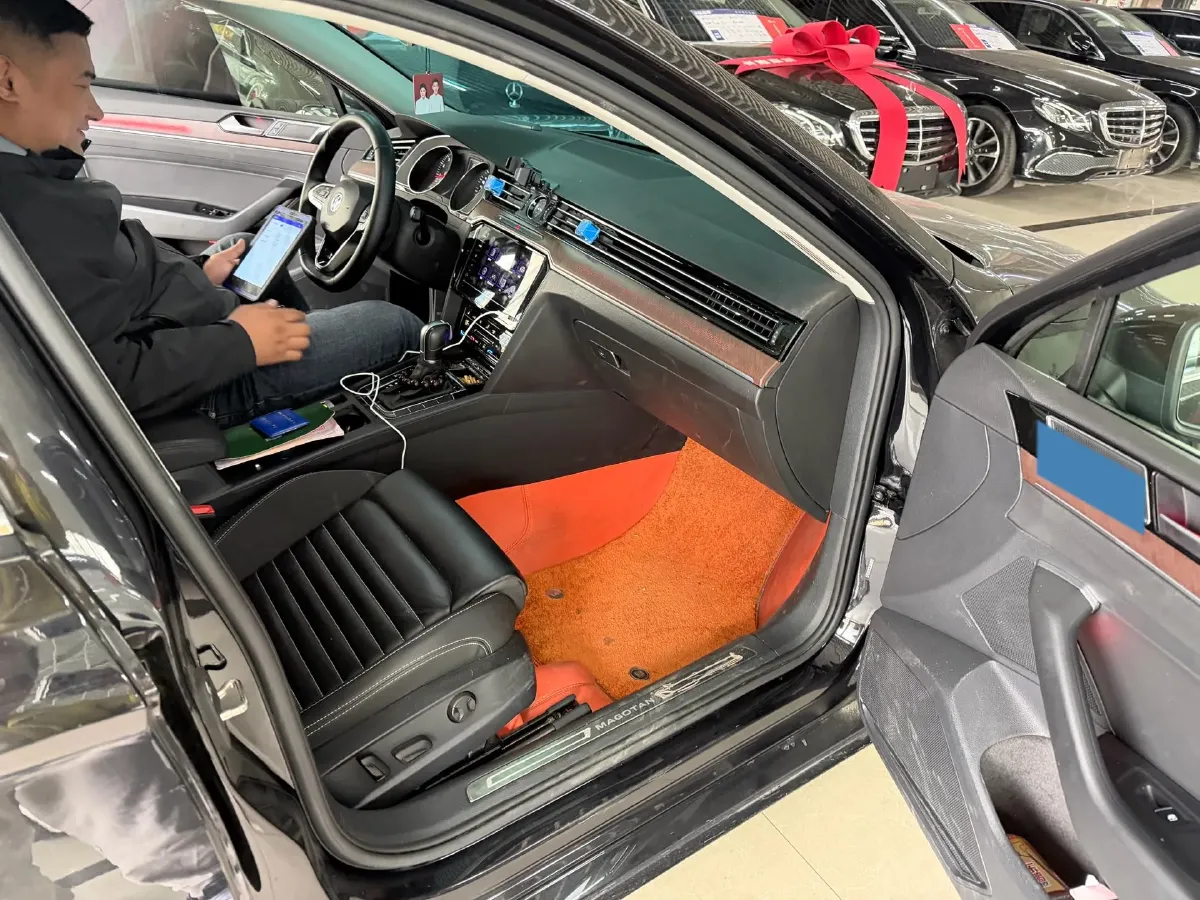 2020 Volkswagen Magotan 2.0T 186HP L4 7DCT,autocango,china used car exporter,china ev exporter,chinese used car exporter,chinese used ev exporter