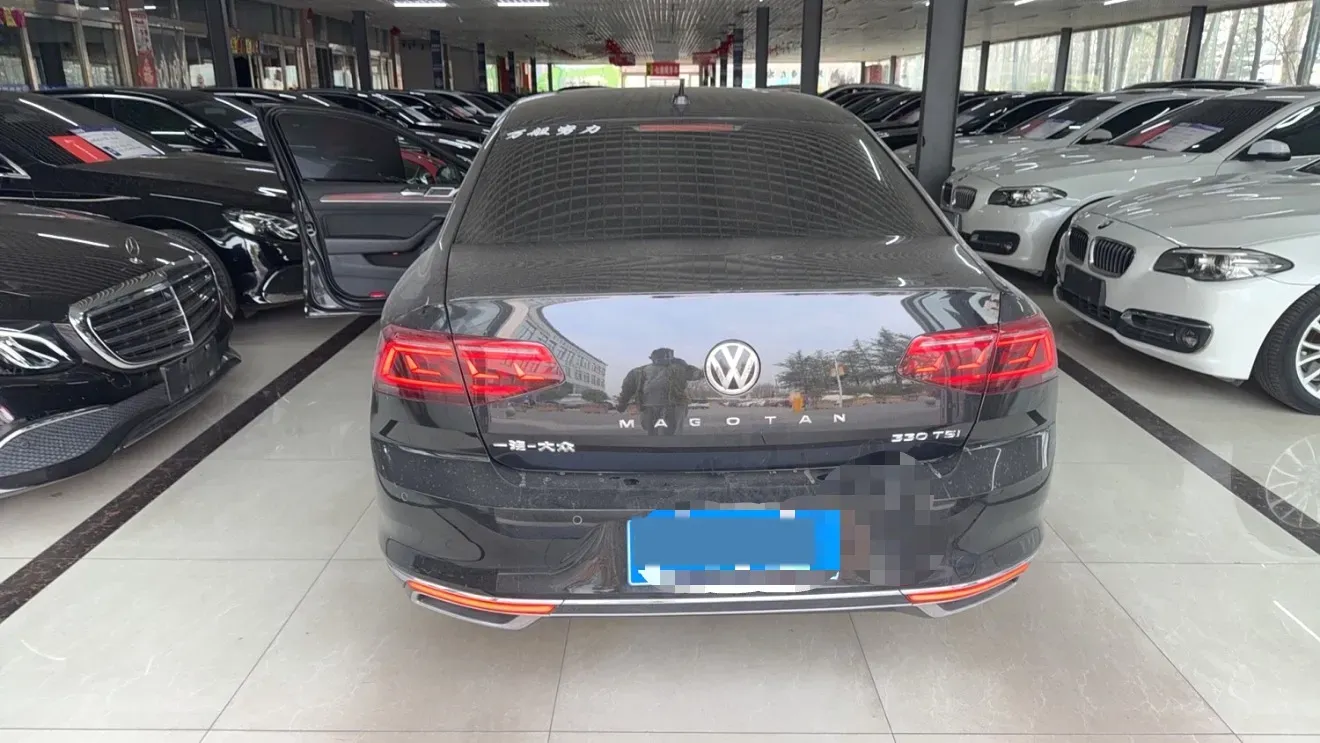 2020 Volkswagen Magotan 2.0T 186HP L4 7DCT,autocango,china used car exporter,china ev exporter,chinese used car exporter,chinese used ev exporter