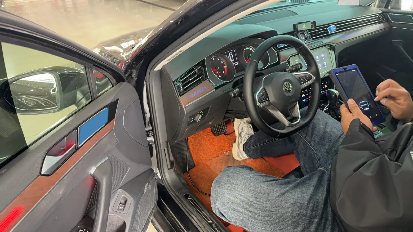 2020 Volkswagen Magotan 2.0T 186HP L4 7DCT,autocango,china used car exporter,china ev exporter,chinese used car exporter,chinese used ev exporter