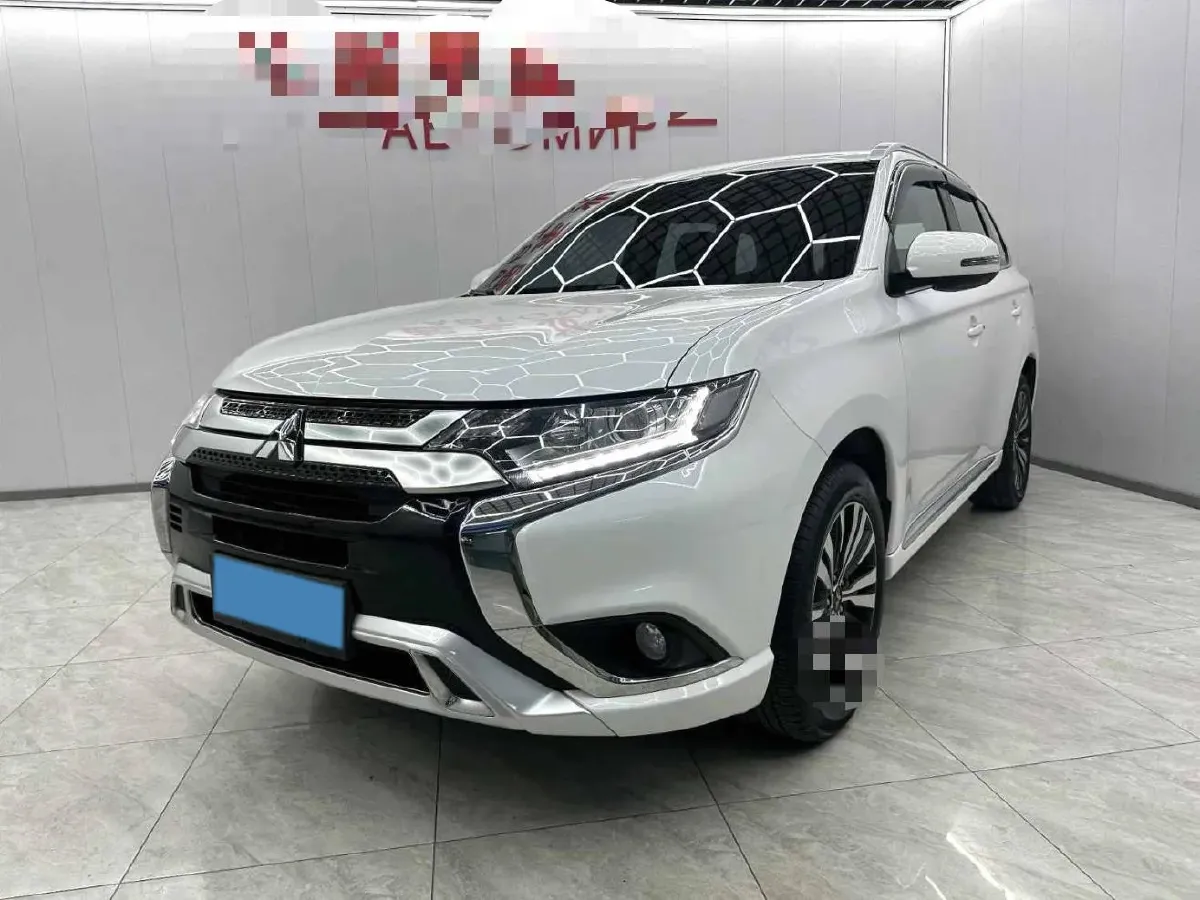2021 Mitsubishi Outlander 2.0L 166HP L4 CVT,autocango,china used car exporter,china ev exporter,chinese used car exporter,chinese used ev exporter