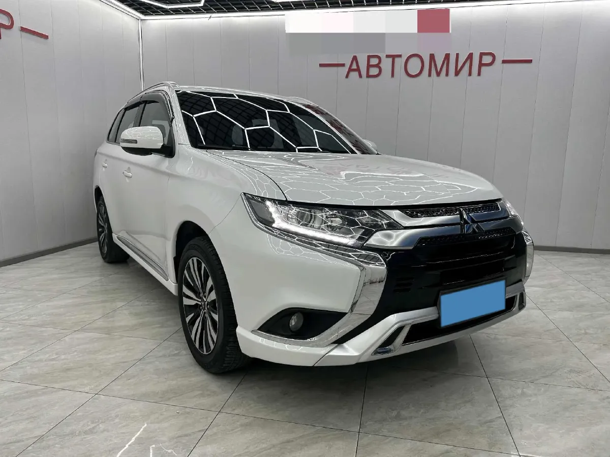 2021 Mitsubishi Outlander 2.0L 166HP L4 CVT,autocango,china used car exporter,china ev exporter,chinese used car exporter,chinese used ev exporter
