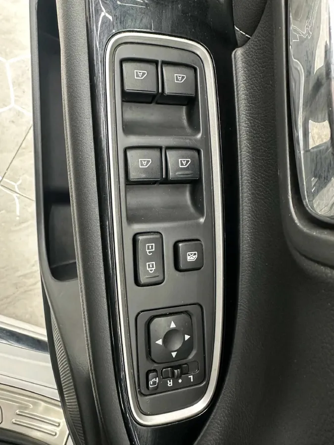 2021 Mitsubishi Outlander 2.0L 166HP L4 CVT,autocango,china used car exporter,china ev exporter,chinese used car exporter,chinese used ev exporter